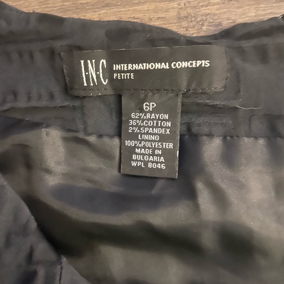 INC International Concepts Black Dress size 6P Mini Pleated Material Buttons - Picture 12 of 12